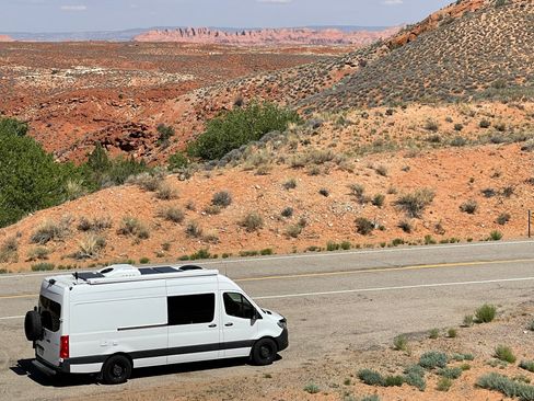 Used 2019 Mercedes-Benz Sprinter 170 Cargo image 21