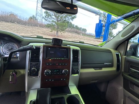 Used 2011 RAM 2500 Laramie w/ Cold Weather Group image 15