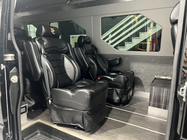 Used 2015 Mercedes-Benz Sprinter 2500 image 4