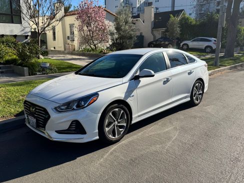 Used 2019 Hyundai Sonata Plug-In Hybrid image 1