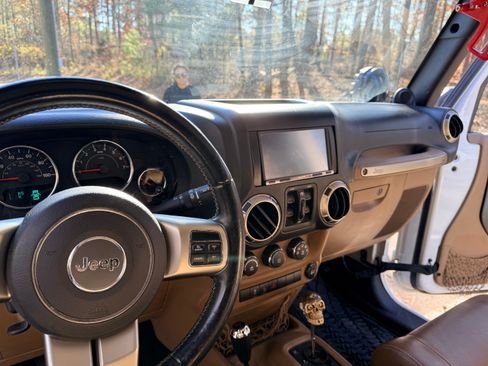 Used 2011 Jeep Wrangler Unlimited Sport image 15