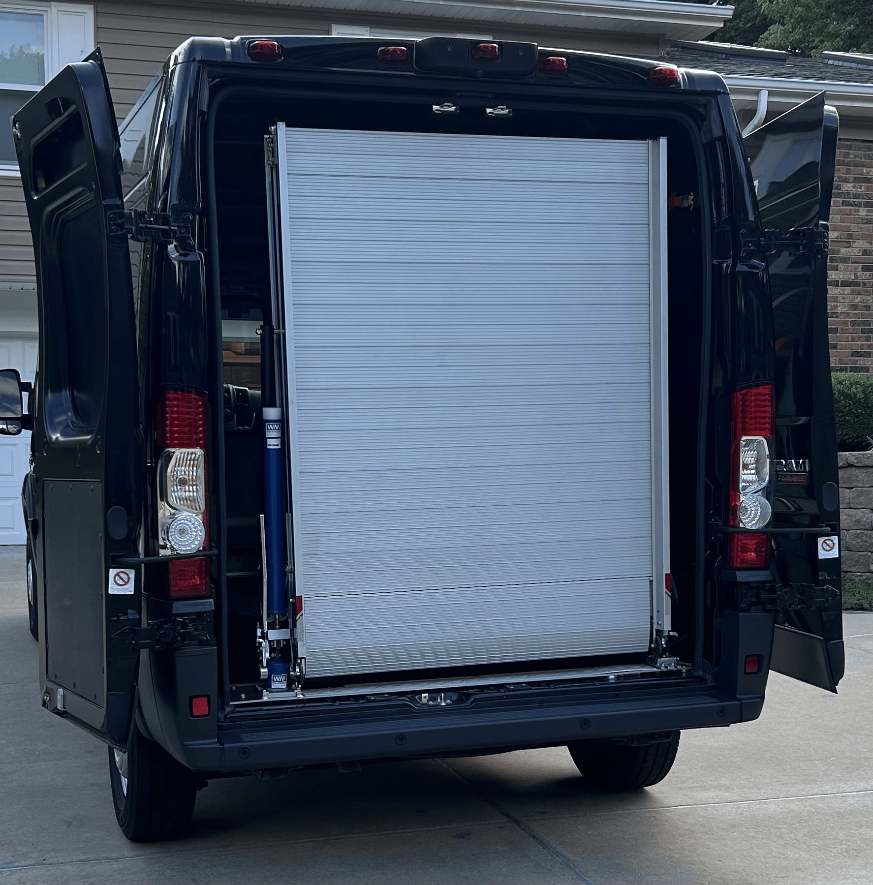 Used 2018 RAM ProMaster 2500 w/ Premium Appearance Group FWD image 11