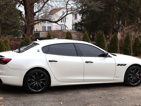 Used 2017 Maserati Quattroporte GTS GranSport image 10