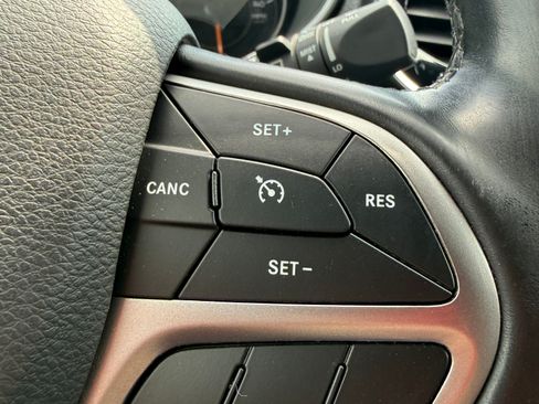 Used 2020 Jeep Cherokee High Altitude AWD/4WD image 29