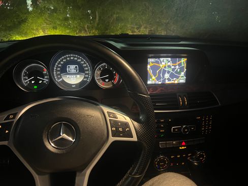 Used 2012 Mercedes-Benz C 250 Sedan image 4