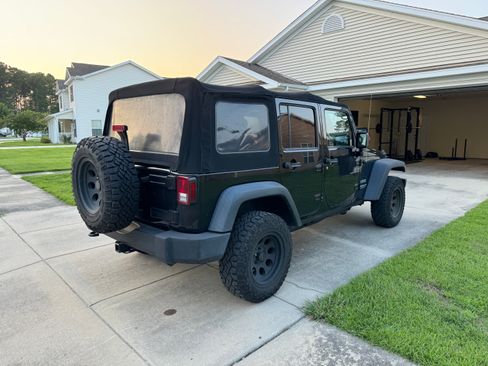 Used 2013 Jeep Wrangler Unlimited Sport image 4