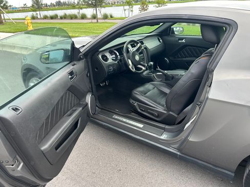 Used 2011 Ford Mustang Premium w/ 202A Rapid Spec Order Code RWD image 12