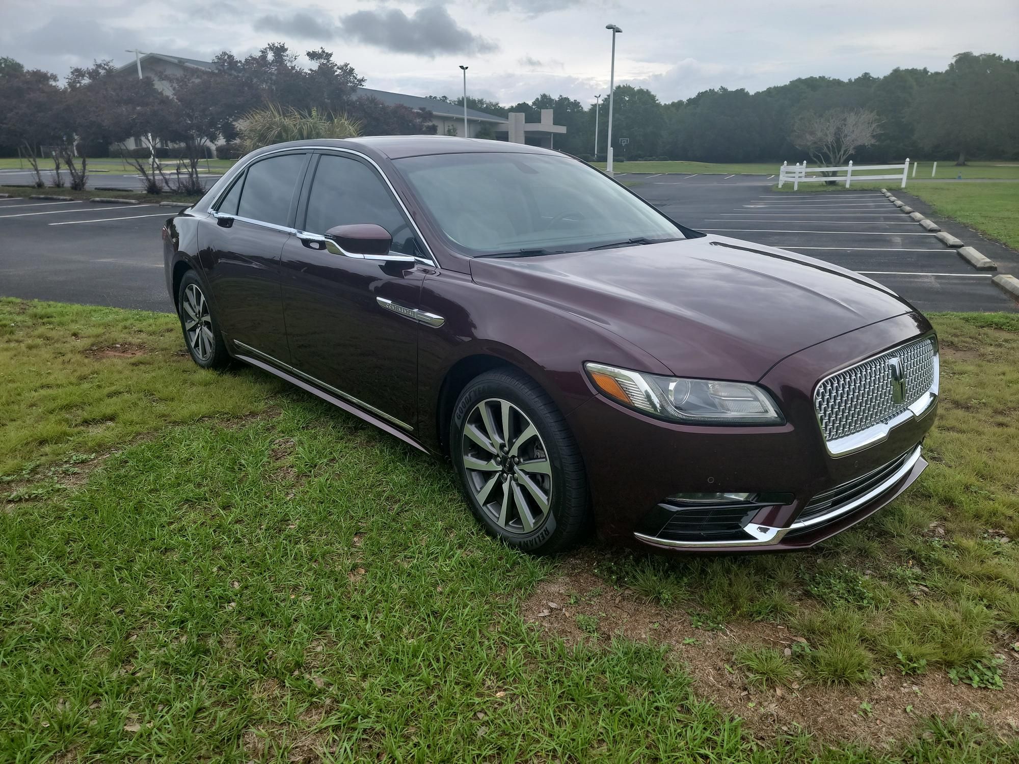 Used 2018 Lincoln Continental Premiere FWD image 4