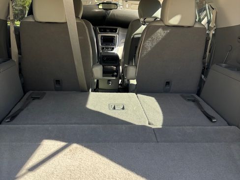 Used 2017 GMC Acadia Limited SLT image 8