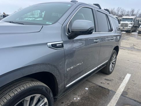 Used 2021 GMC Yukon Denali w/ Denali Premium Package image 2