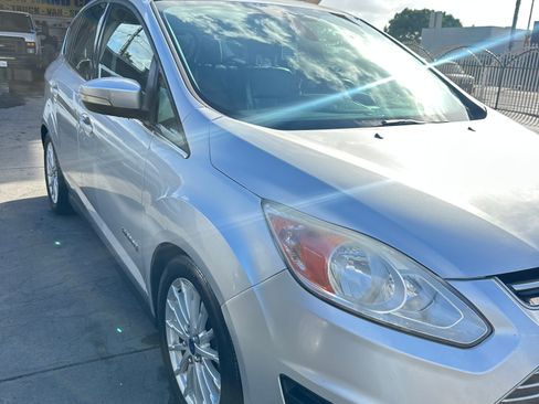 Used 2015 Ford C-MAX SEL image 2