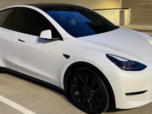 Used 2022 Tesla Model Y Performance image 2