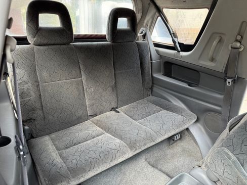 Used 2002 Chevrolet Tracker ZR2 image 12