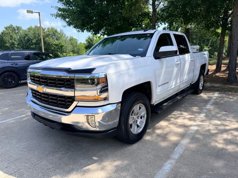 Used 2017 Chevrolet Silverado 1500 LT w/ All Star Edition RWD image 2