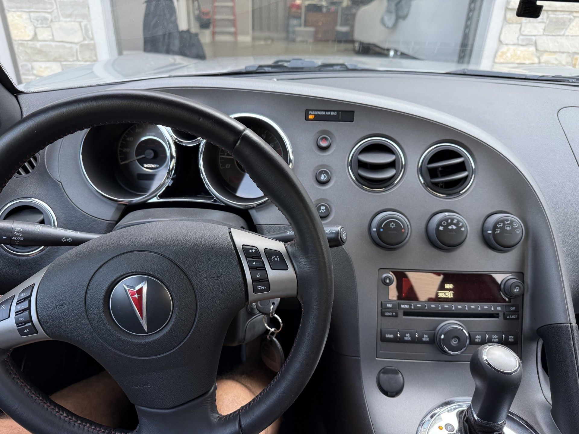 Used 2009 Pontiac Solstice GXP w/ Premium Package RWD image 8