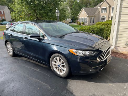 Used 2020 Ford Fusion SE image 6