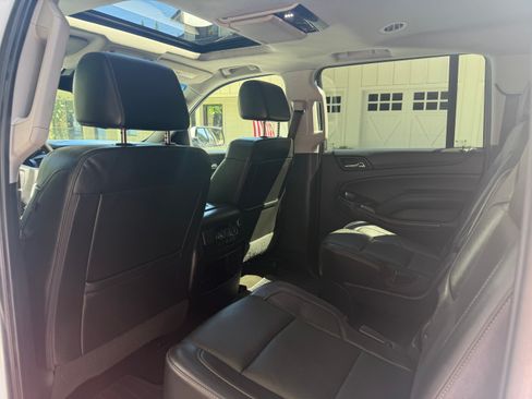Used 2018 GMC Yukon XL SLT w/ Premium Edition AWD/4WD image 13
