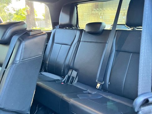 Used 2018 Ford Expedition XLT w/ Equipment Group 202A image 6