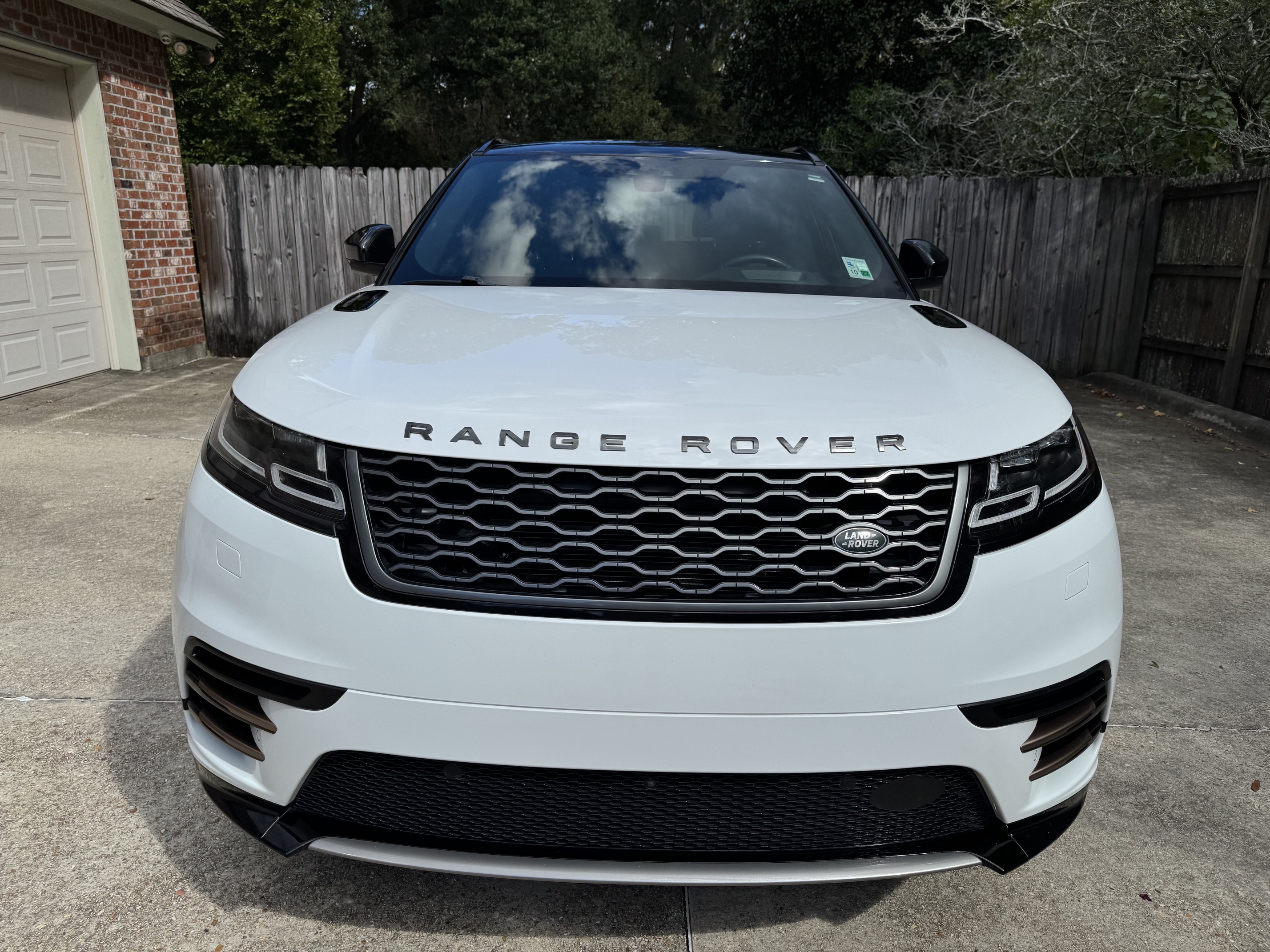Used 2019 Land Rover Range Rover Velar R-Dynamic SE AWD/4WD image 9