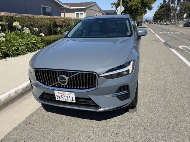 Used 2023 Volvo XC60 B5 Plus w/ Climate Package FWD image 1