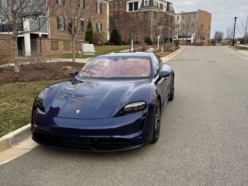 Used 2021 Porsche Taycan image 1