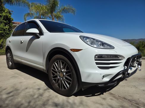 Used 2014 Porsche Cayenne image 2