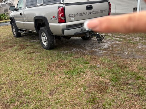 Used 2005 Chevrolet Silverado 2500 W/T w/ Snow Plow Prep Package image 10