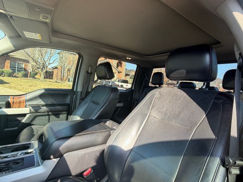 Used 2015 Ford F150 Lariat image 10