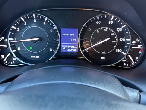 Used 2017 Nissan Armada SV image 17