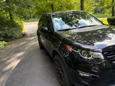 Used 2016 Land Rover Discovery Sport HSE AWD/4WD image 10