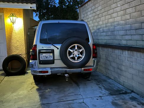 Used 2001 Mitsubishi Montero XLS image 12