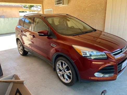 Used 2014 Ford Escape Titanium w/ Equipment Group 401A image 4