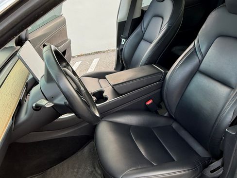 Used 2018 Tesla Model 3 Performance image 11