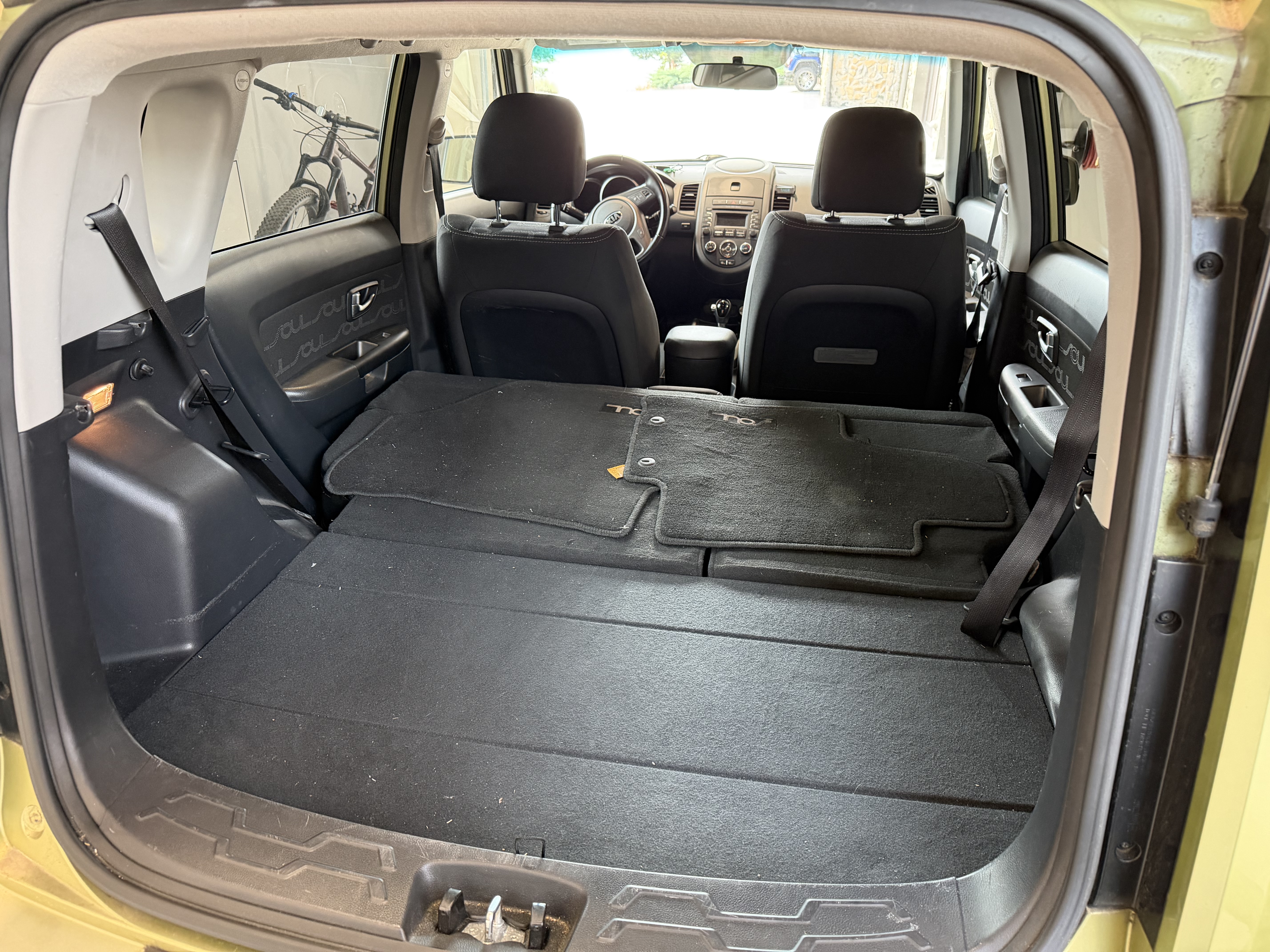 Used 2013 Kia Soul + FWD image 6