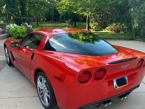 Used 2008 Chevrolet Corvette Coupe RWD image 2