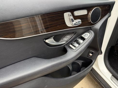 Used 2016 Mercedes-Benz GLC 300 image 12