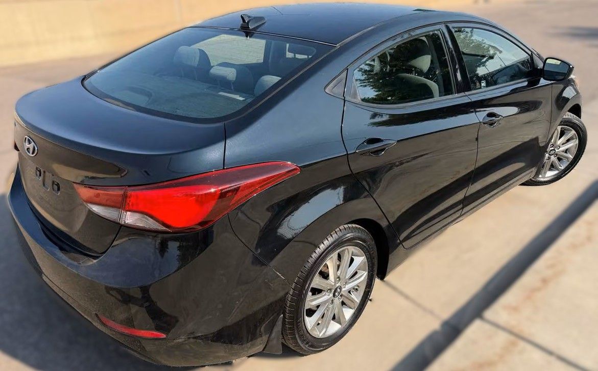 Used 2016 Hyundai Elantra SE w/ Option Group 02 FWD image 6