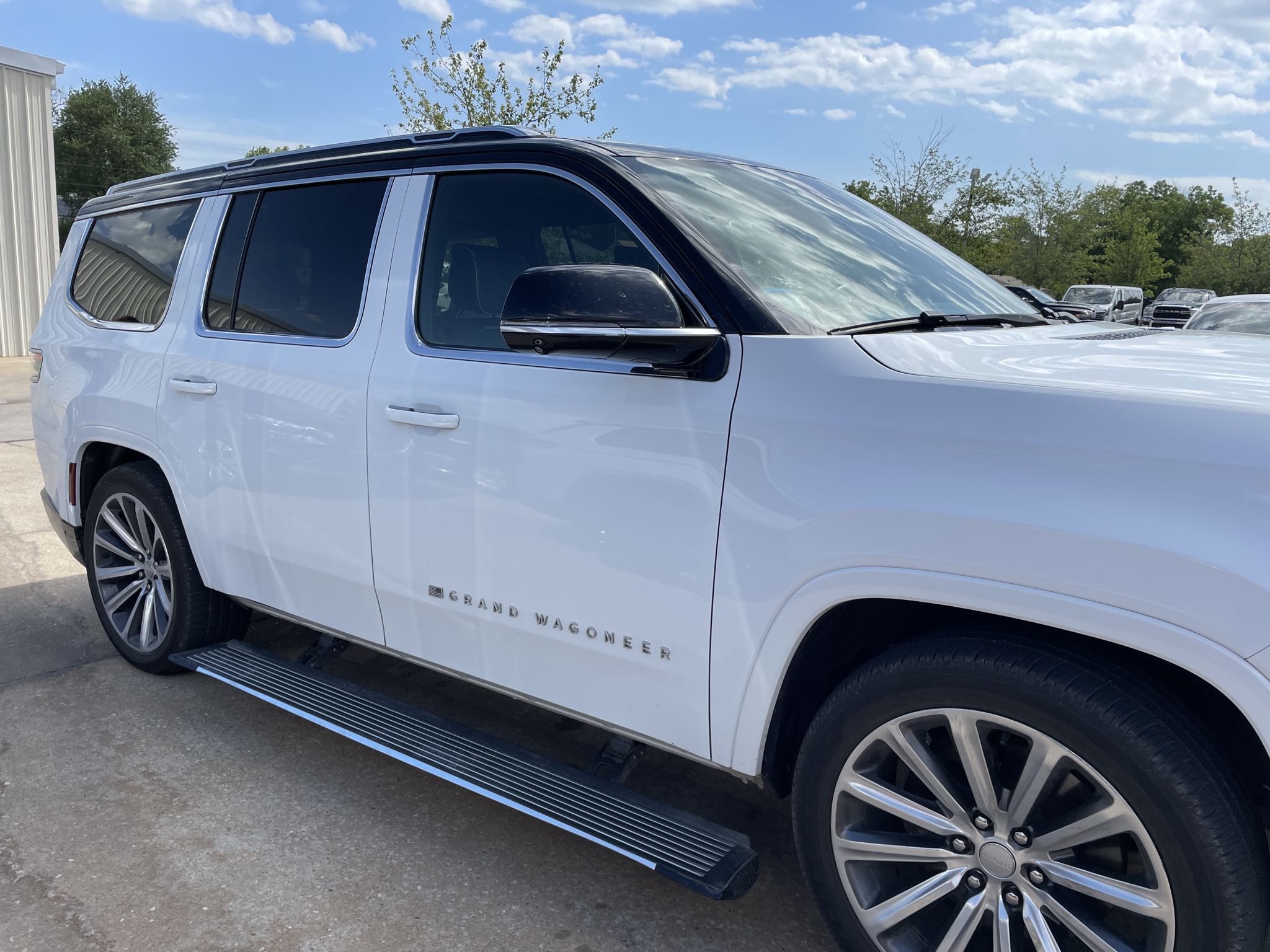 Used 2023 Jeep Grand Wagoneer Series II AWD/4WD image 24