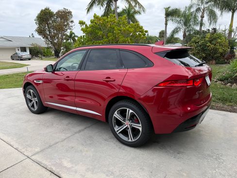 Used 2018 Jaguar F-PACE S image 11