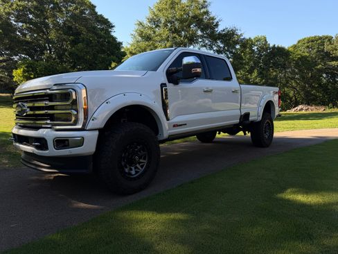 Used 2024 Ford F350 Limited w/ FX4 Off-Road Package AWD/4WD image 17
