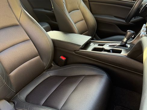 Used 2019 Honda Accord Sport image 4