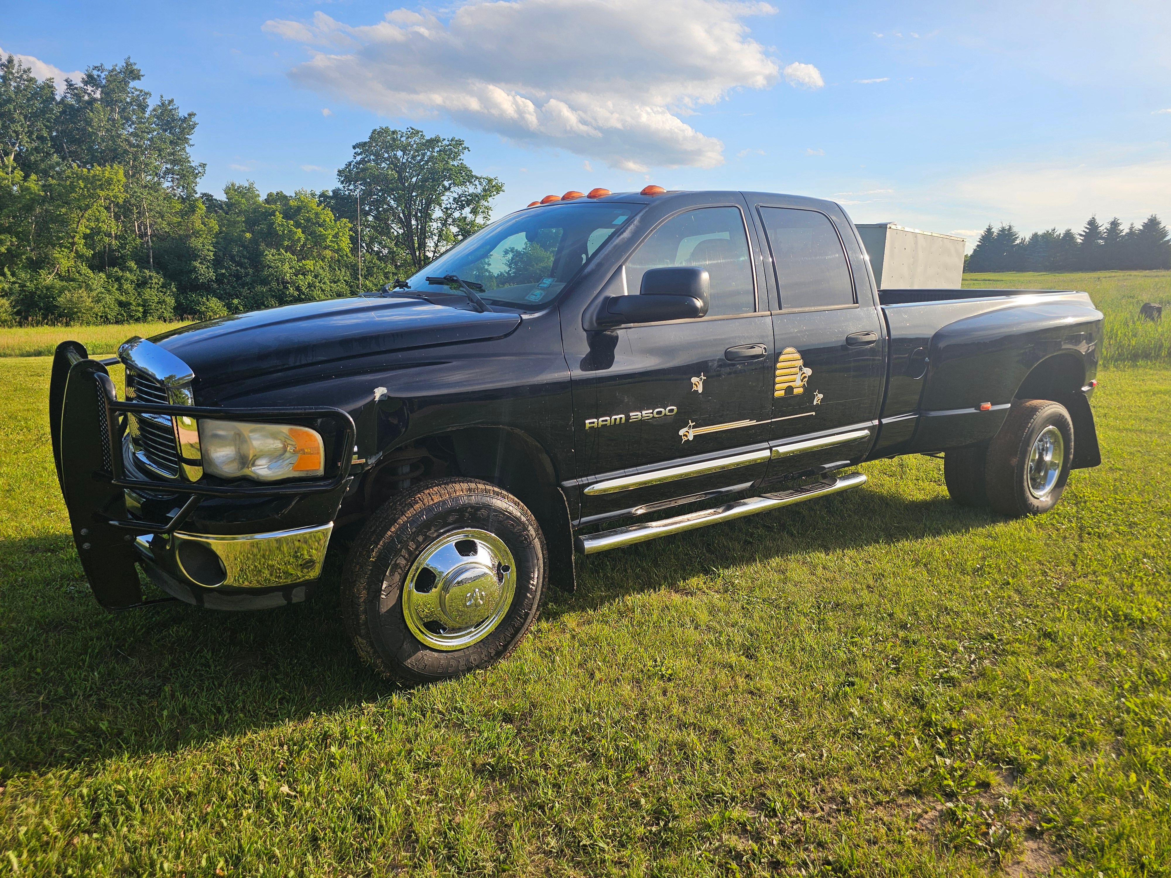 Used 2004 Dodge Ram 3500 Truck SLT w/ Trailer Tow Group AWD/4WD image 2