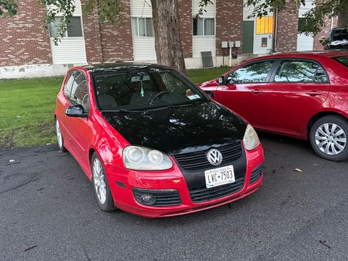 Used 2008 Volkswagen GTI 2.0T 2-Door image 11