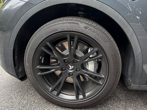 Used 2021 Tesla Model Y Long Range AWD/4WD image 9