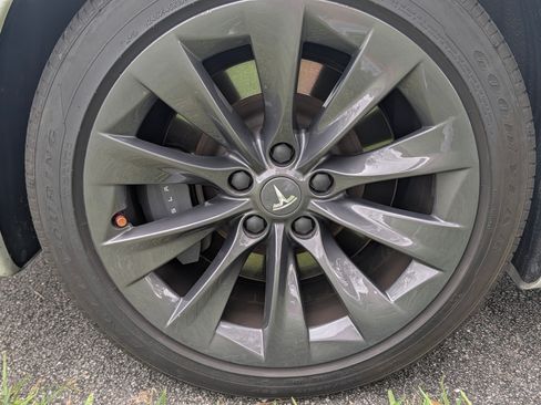 Used 2020 Tesla Model S Long Range Plus image 11