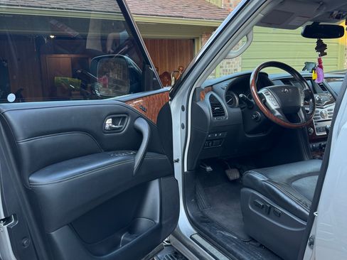 Used 2019 INFINITI QX80 Luxe w/ Proassist Package image 2