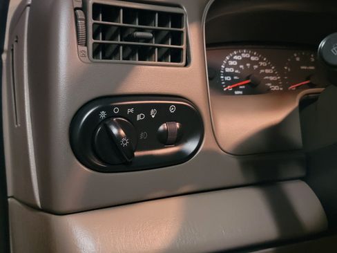 Used 2004 Ford Excursion Eddie Bauer image 22