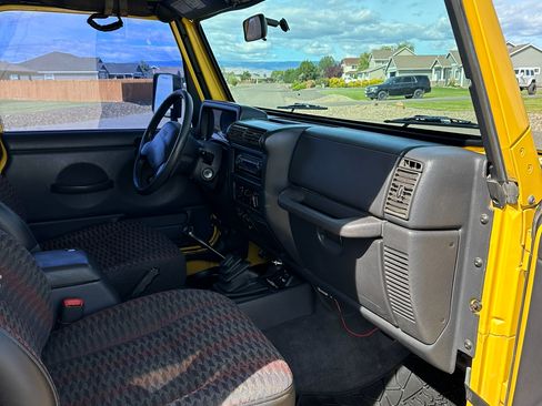 Used 2000 Jeep Wrangler Sport image 4