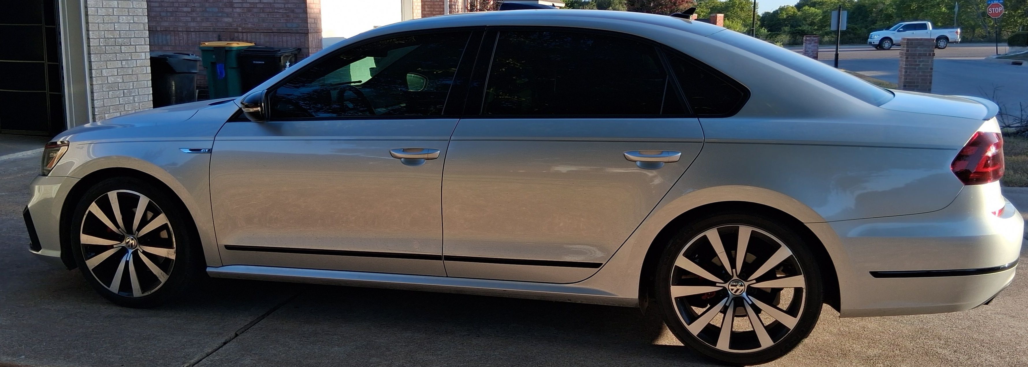 Used 2018 Volkswagen Passat 3.6 FWD image 8