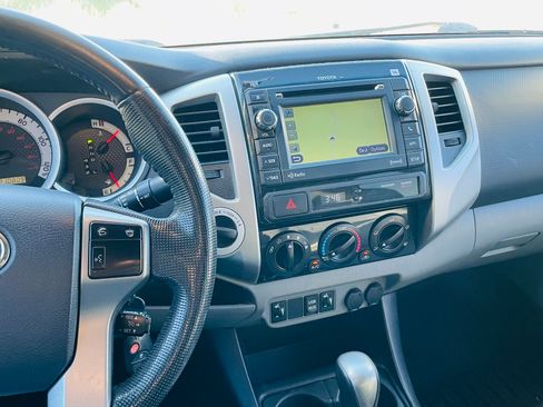 Used 2013 Toyota Tacoma 4x4 Double Cab image 10